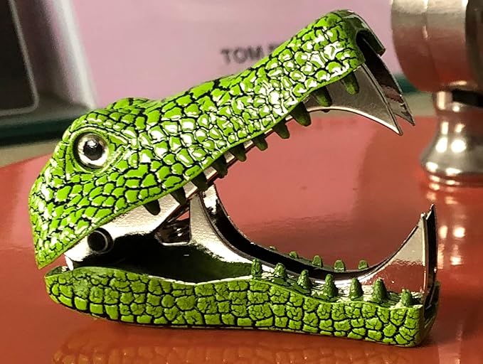 Alligator Stapler Remover Detailed Glossy