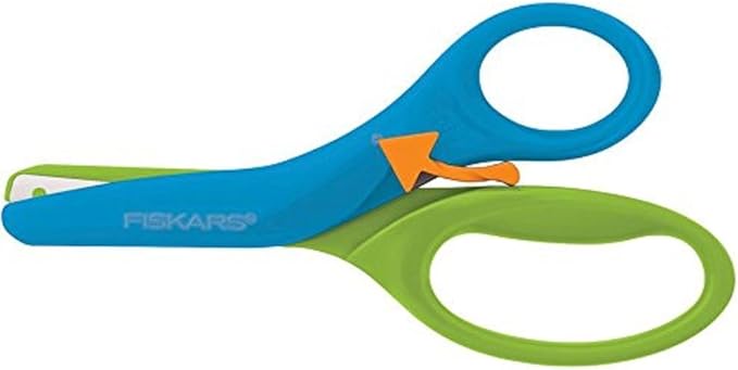 Fiskars Training Scissors for Kids 3+ with Easy Grip - Toddler Safety Scissors for School or Crafting - Back to School Supplies (Color may Vary)