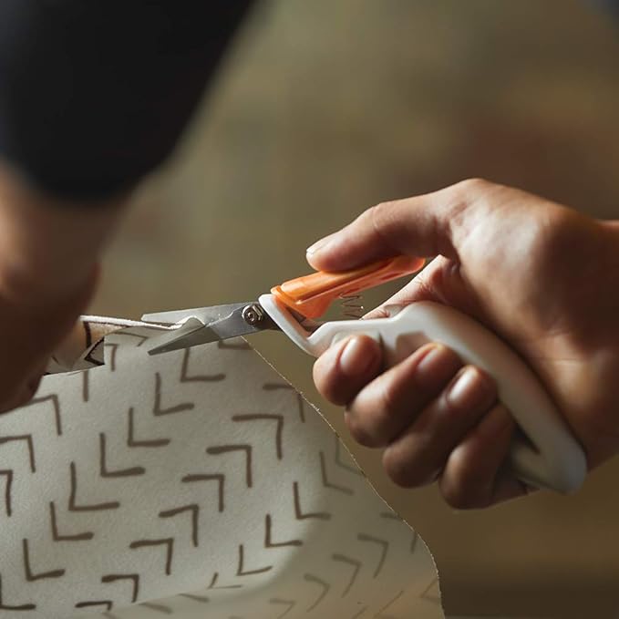 Fiskars Crafts Total Control Easy Action Precision Scissors (7, White/Grey