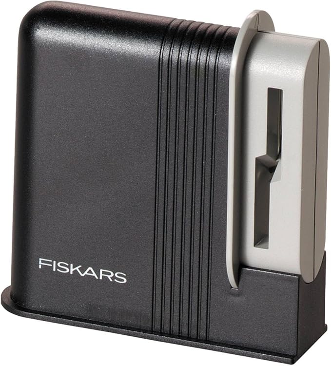 Fiskars Clip-Sharp Scissors Sharpener, Total Length: 4 cm, plastic, 1000812