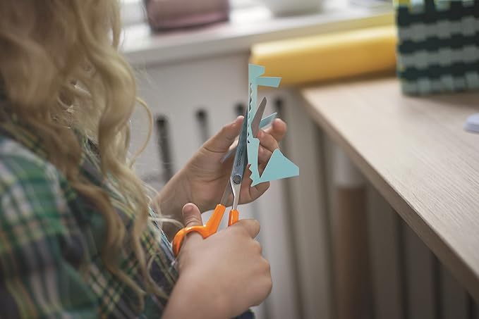 Fiskars Universal Scissors, Length: 17 cm, For Right- and Left-handed Users, Stainless Steel Blade/Plastic Handles, Orange, Classic, 1005150