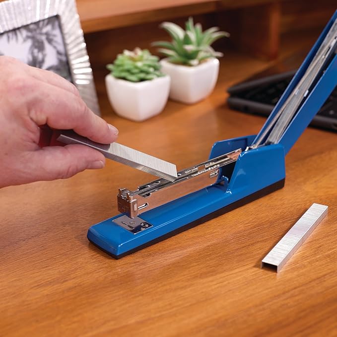 Swingline Stapler, 747 Classic Desktop Stapler, 20 Sheet Capacity, Metal, True Blue (74724)