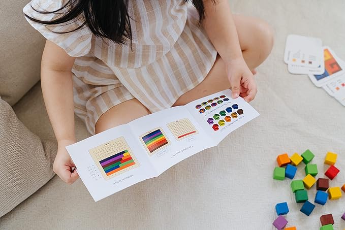 PlanToys® 100 Counting Cubes Wooden Montessori Math and Sorting Set | Early Numeracy, Colour Matching, Pattern Making and Logic Exploration | Eco Friendly Educational Cubes for Hands On Learning