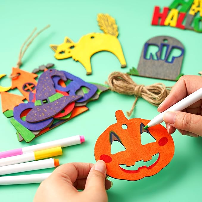 JOYIN 100 Pcs Halloween Craft Wooden Painting Kit, Halloween Party Supplies, Party Favors for Kids, Wood Blank Cutouts Ornaments, Gift Tags Decor for School Art DIY Activities Goodies Games