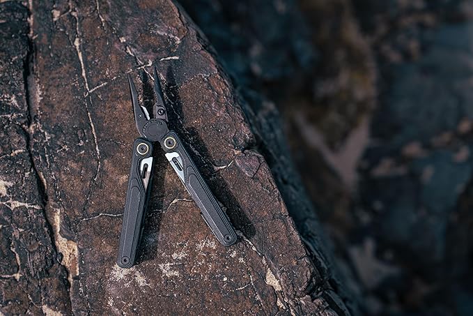 LEATHERMAN, Wave Alpha – 16-in-1 Multi-Tool with MagnaCut® Blade, G10 Handles & Full-Size Scissors, Obsidian