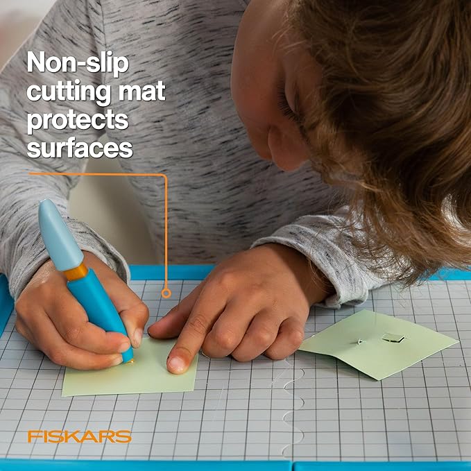 Fiskars Kids Cutting Pen with Foldable Non-Slip Mat – Safe Precision Tool for Crafting and School Projects