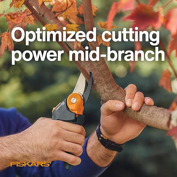 Fiskars PowerGear2 Pruning Shears, Patented Gear Technology & Cam Mechanism Multiplies Leverage, Hardened Steel Bypass Blade, Contoured Rolling Handle Reduces Hand Fatigue, 3/4" Cut Capacity